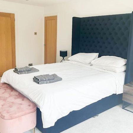 Luxe 5 Bed House In Guildford. Morden Amenities Villa Normandy Bagian luar foto