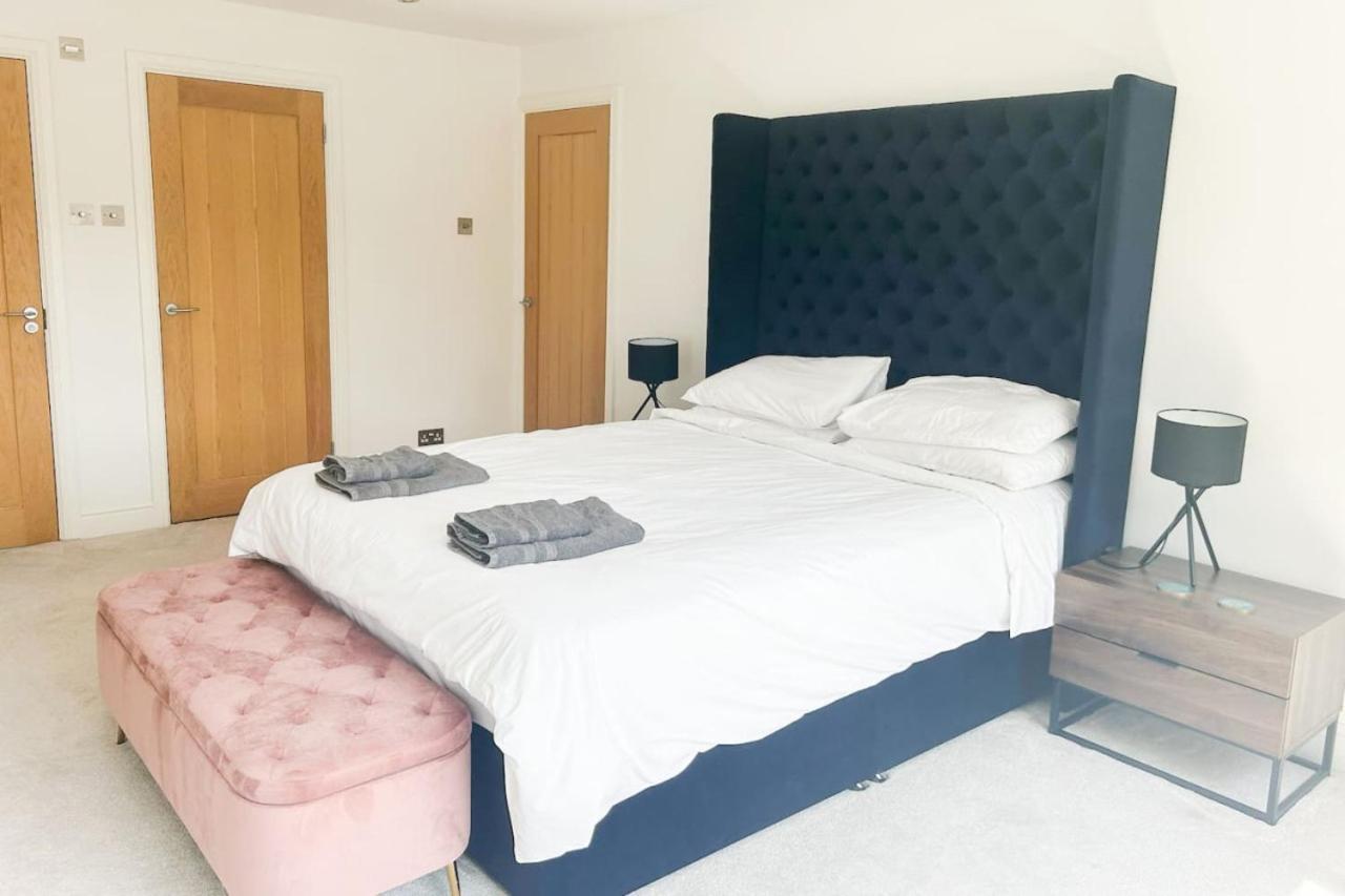 Luxe 5 Bed House In Guildford. Morden Amenities Villa Normandy Bagian luar foto