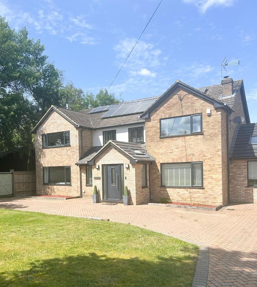 Luxe 5 Bed House In Guildford. Morden Amenities Villa Normandy Bagian luar foto