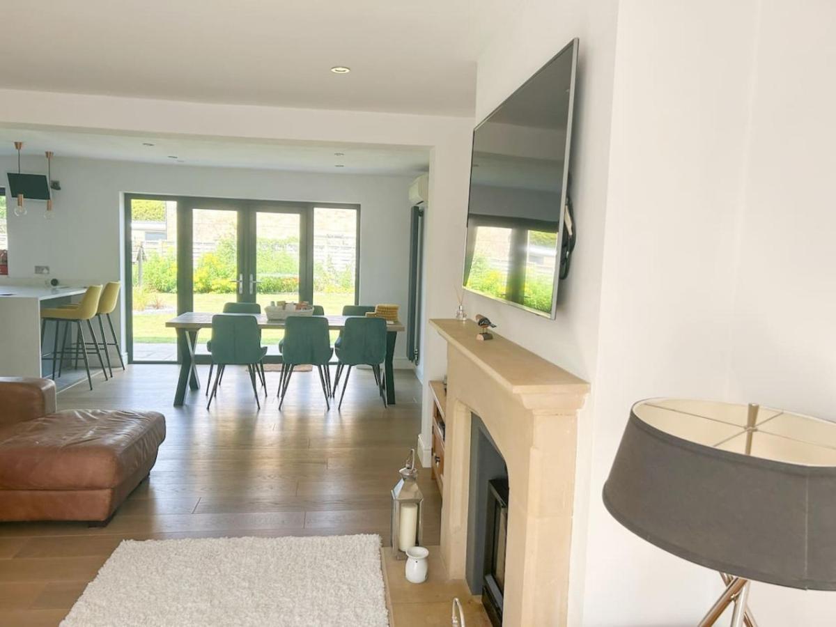 Luxe 5 Bed House In Guildford. Morden Amenities Villa Normandy Bagian luar foto